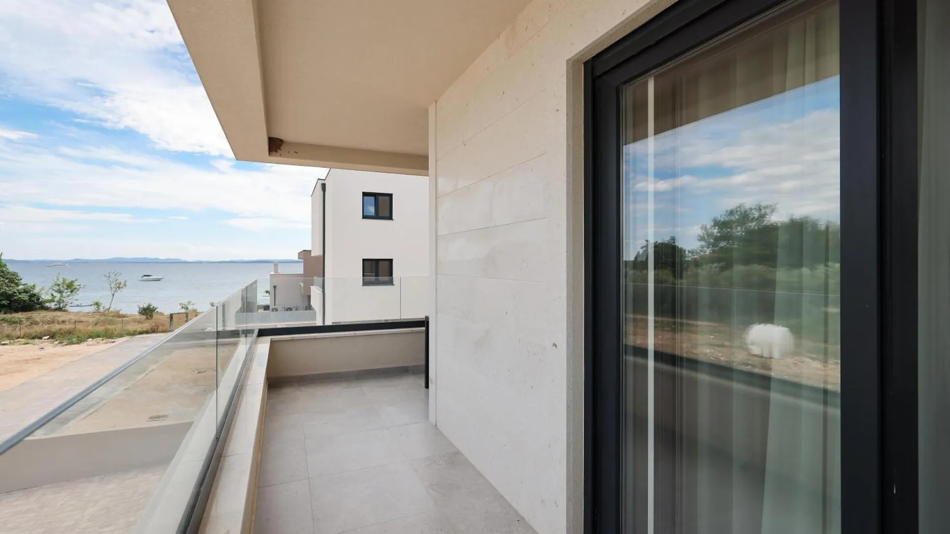 Deluxe Apartments Privlaka On The Sand Kroatien
