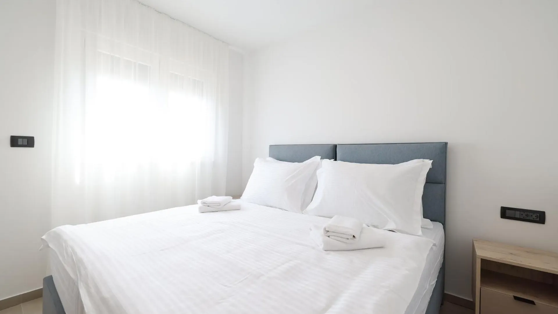 Deluxe Apartments Privlaka On The Sand Kroatien